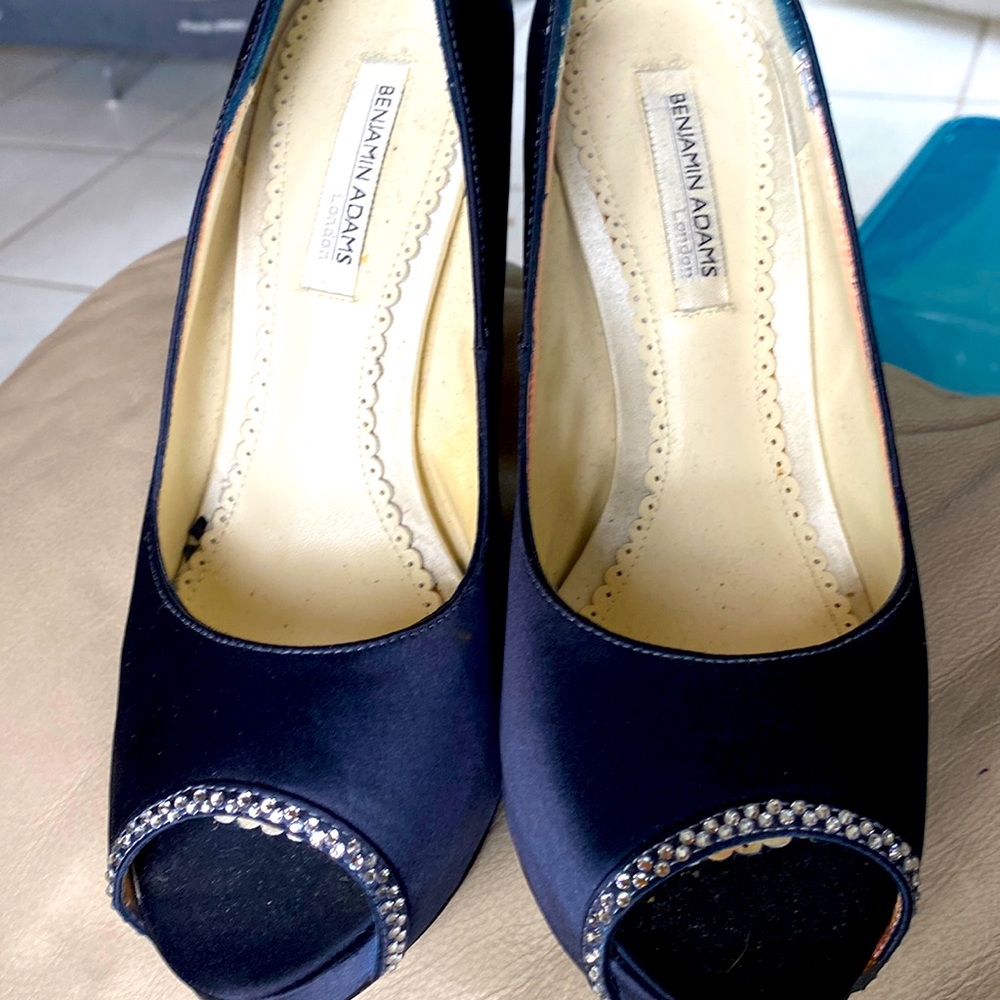 Benjamin Adams Satin leather Navy Blue dress size 37 1/2